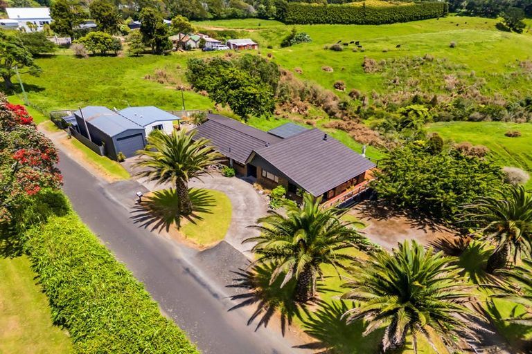 Photo of property in 2 Waireka Road, Omata, New Plymouth, 4374
