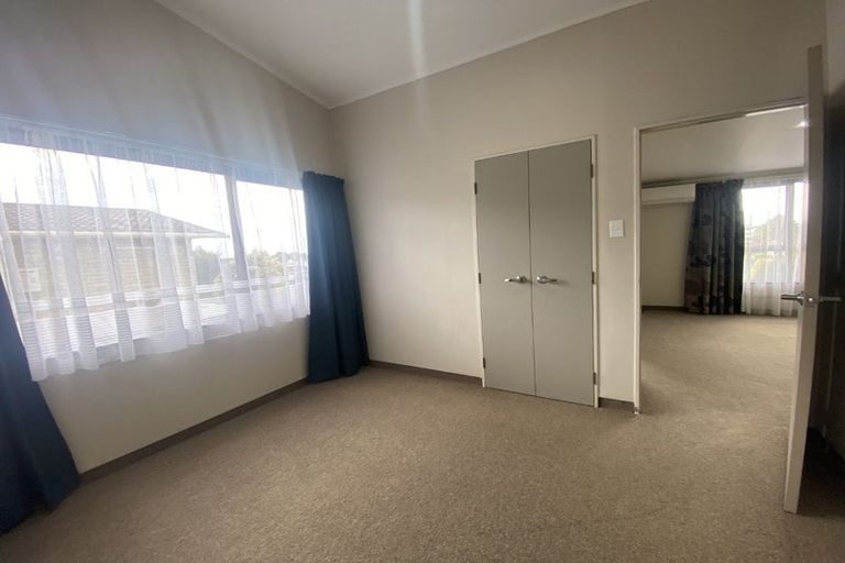 Photo of property in 8b Julian Place, Westown, New Plymouth, 4310