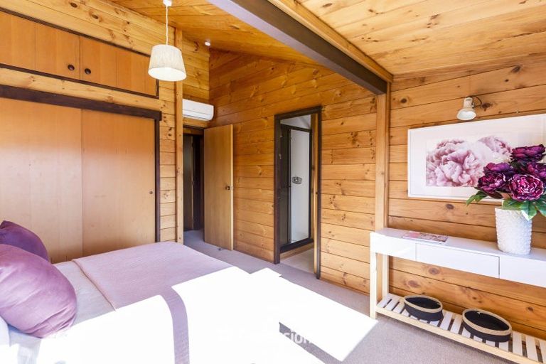 Photo of property in 10 Hobbit Lane, Pinehaven, Upper Hutt, 5371