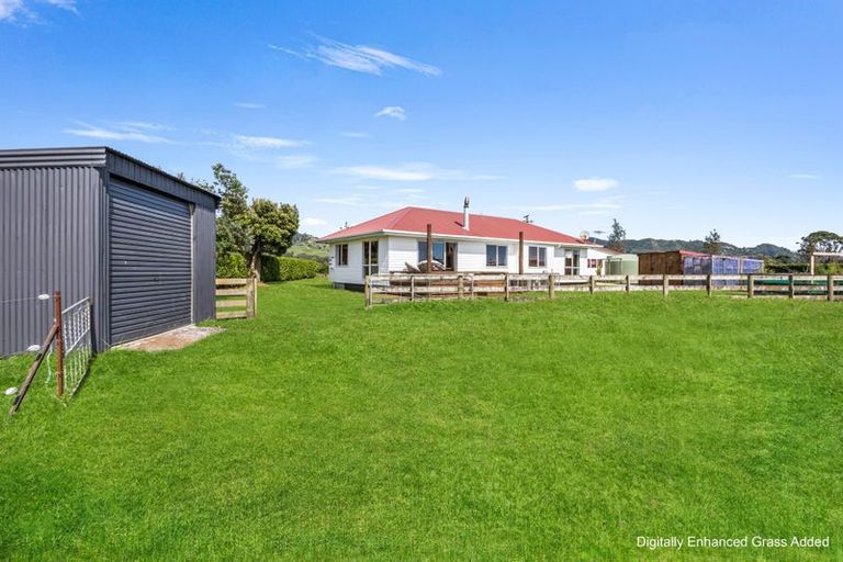 Photo of property in 957 Pukearuhe Road, Waiiti, Urenui, 4377
