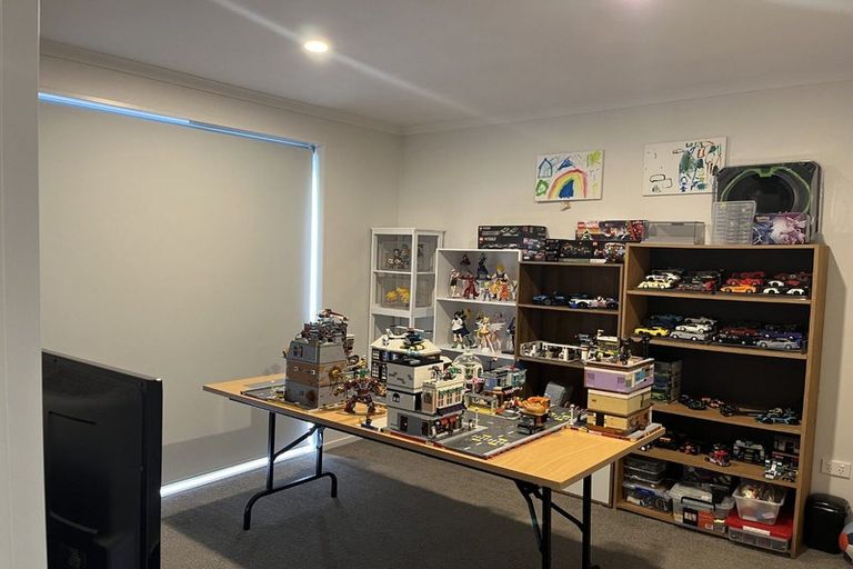 Photo of property in 8 George West Square West, Wigram, Christchurch, 8025