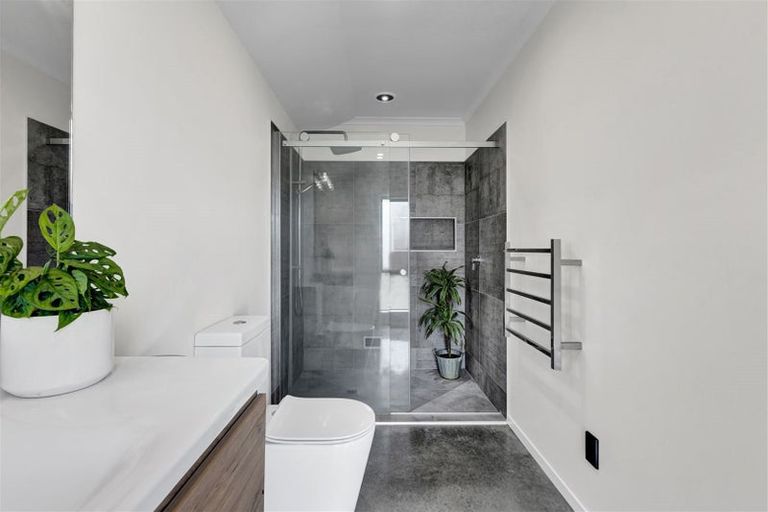 Photo of property in 15 Frederick Place, Whalers Gate, New Plymouth, 4310