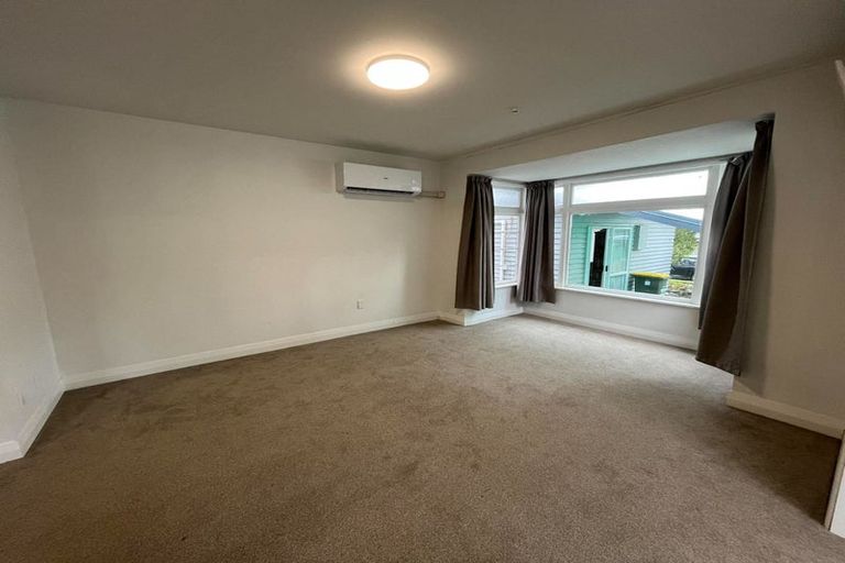 Photo of property in 88 Queenwood Road, Levin, 5510