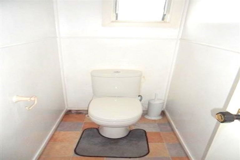 Photo of property in 10 Bedford Street, Te Atatu South, Auckland, 0610