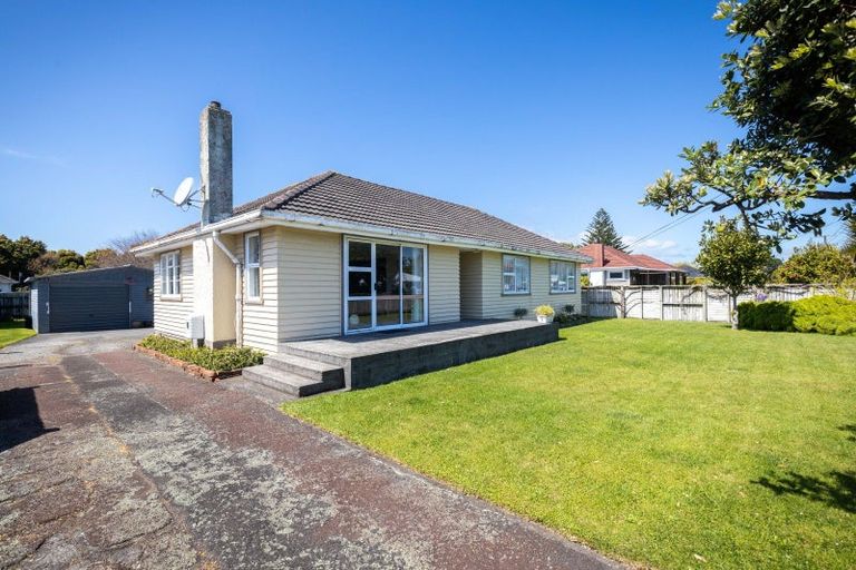 Photo of property in 131 Seaview Road, Westown, New Plymouth, 4310