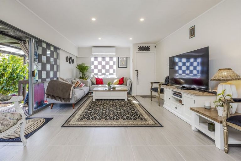Photo of property in 3/49 Seabrook Avenue, New Lynn, Auckland, 0600