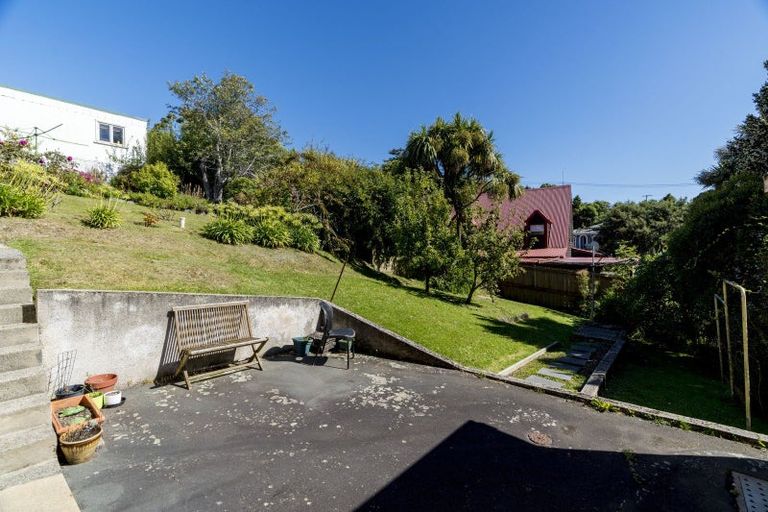 Photo of property in 122 Easther Crescent, Kew, Dunedin, 9012