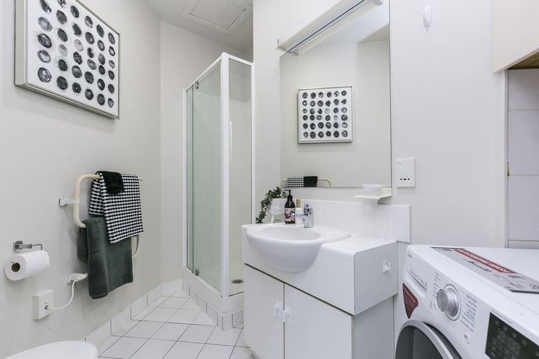 Photo of property in Terrace Tower Apartments, 1f/126 The Terrace, Wellington Central, Wellington, 6011