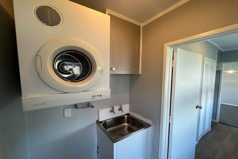 Photo of property in 1/14 Ensign Place, Hillcrest, Auckland, 0627