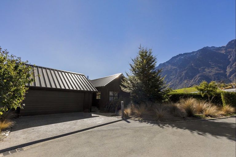 Photo of property in 4 Arran Lane, Jacks Point, Queenstown, 9371