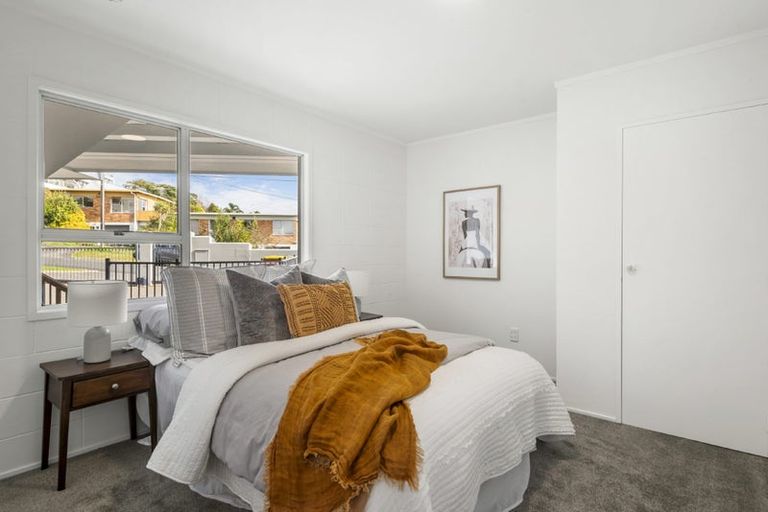 Photo of property in 1/3 Garadice Road, Rothesay Bay, Auckland, 0630