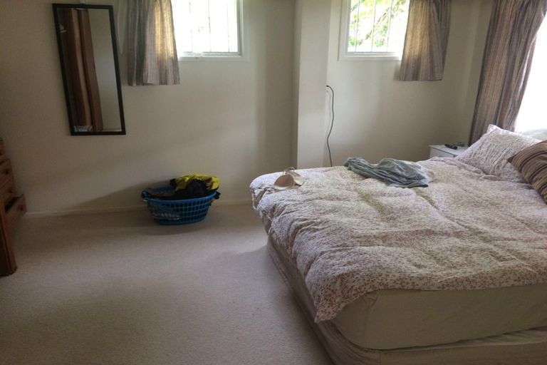 Photo of property in 1 Hume Drive, Hillcrest, Auckland, 0627