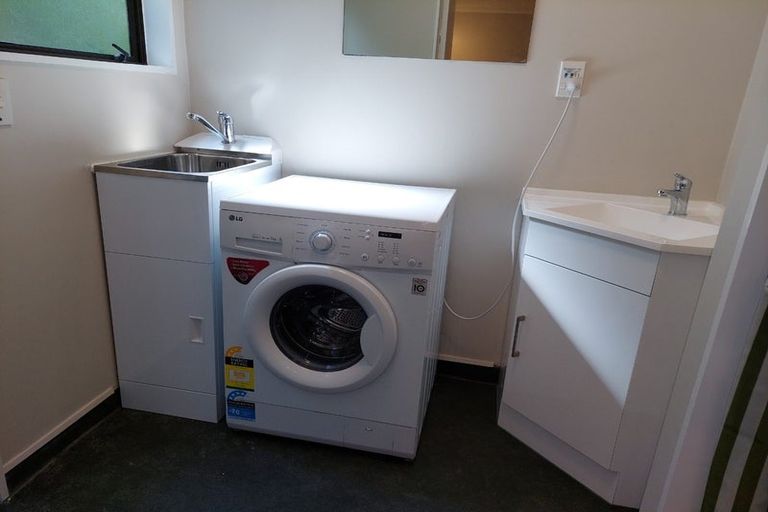 Photo of property in 6 Tiketike Way, Brooklyn, Wellington, 6021