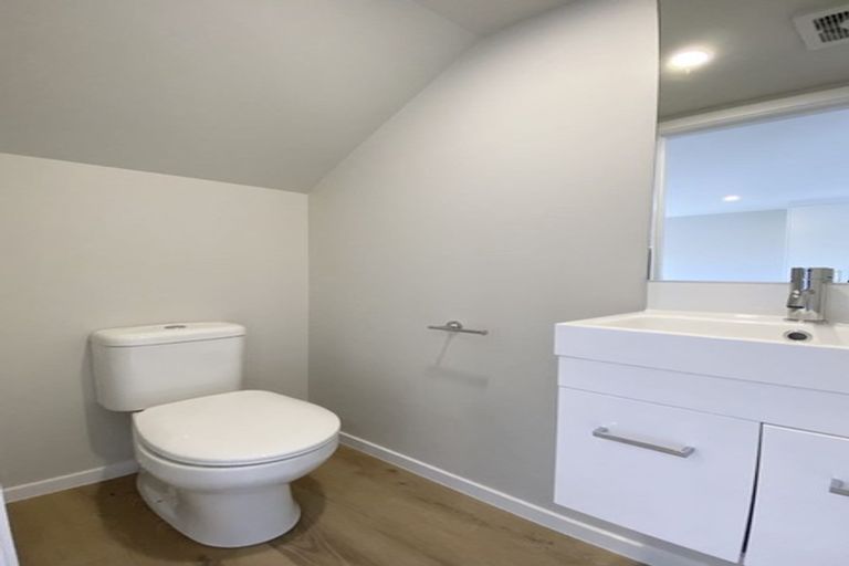 Photo of property in 12/15 Sunhill Road, Sunnyvale, Auckland, 0612