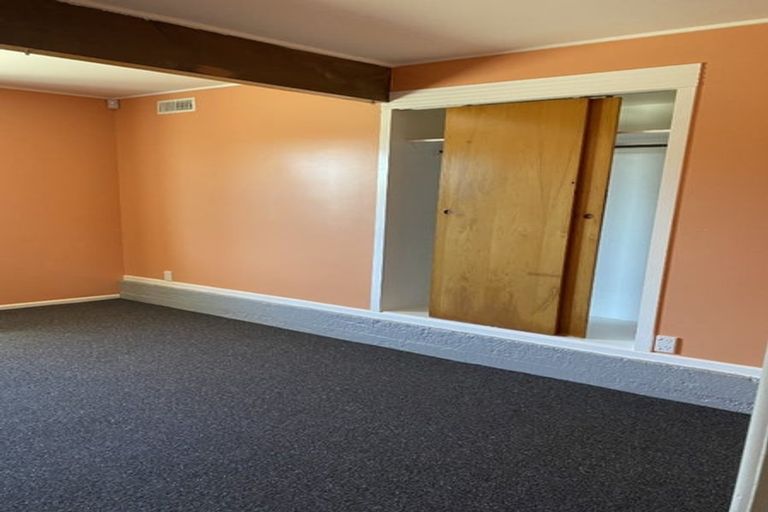 Photo of property in 7 Carluke Street, Paparangi, Wellington, 6037