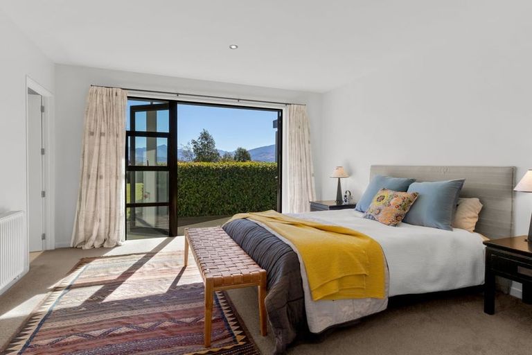 Photo of property in 251 Beacon Point Road, Wanaka, 9305