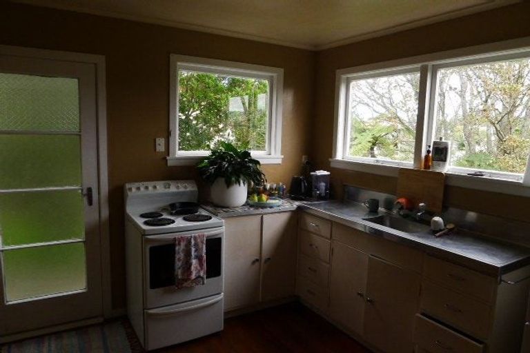 Photo of property in 31 Pembroke Road, Northland, Wellington, 6012