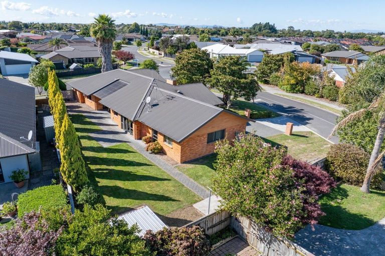 Photo of property in 2 Shiraz Place, Rototuna, Hamilton, 3210