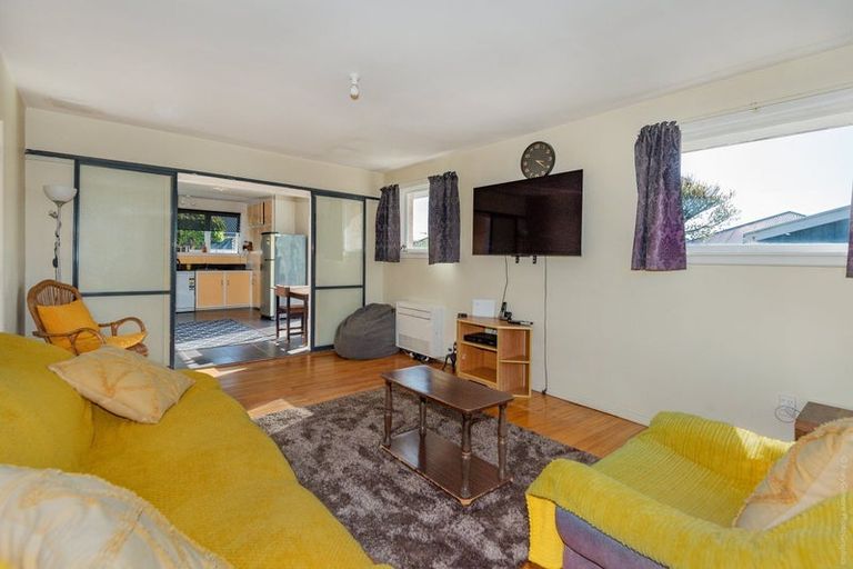 Photo of property in 158 Pacific Road, North New Brighton, Christchurch, 8083