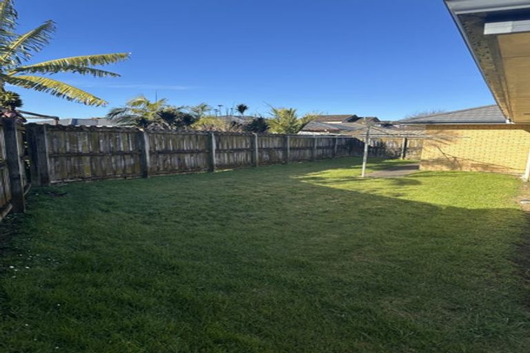 Photo of property in 2 Reef Place, Mangere, Auckland, 2022