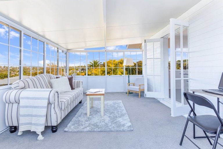 Photo of property in 24 Salem Place, Torbay, Auckland, 0630