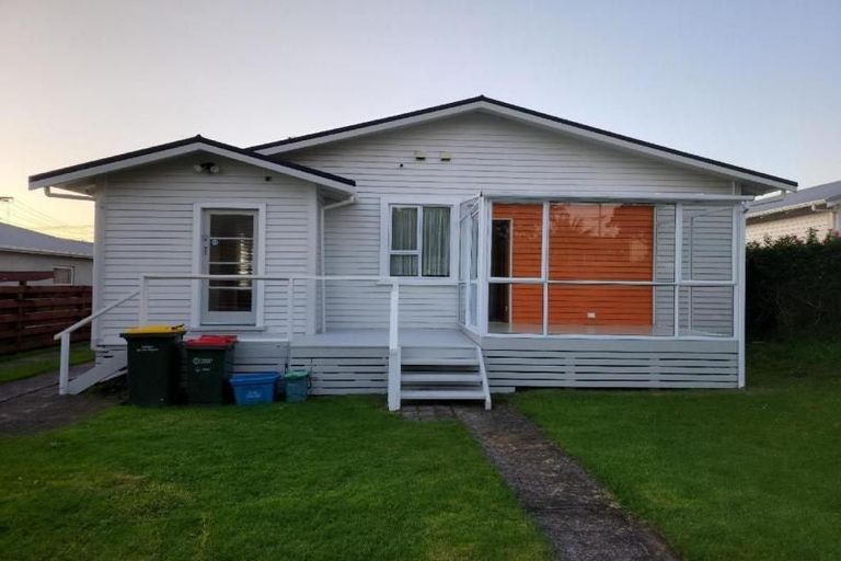 Photo of property in 22 Princes Street, Fitzroy, New Plymouth, 4312