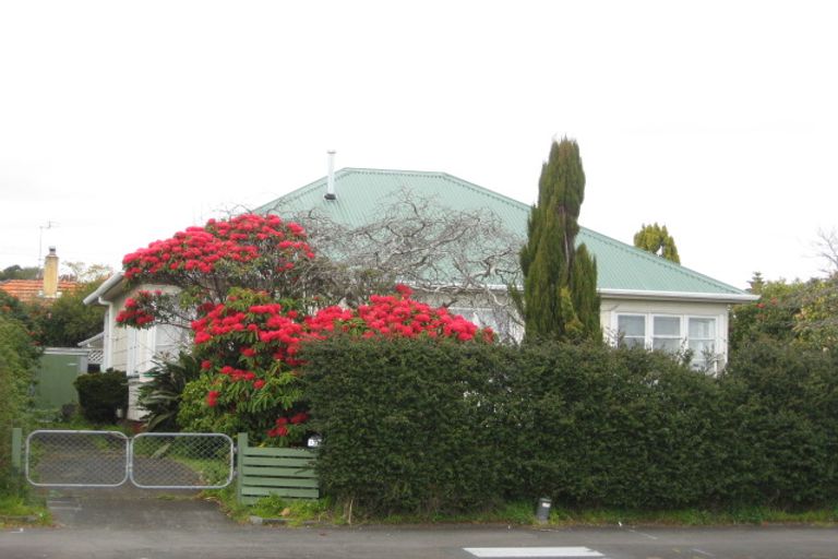Photo of property in 1 Wrantage Street, Westown, New Plymouth, 4310
