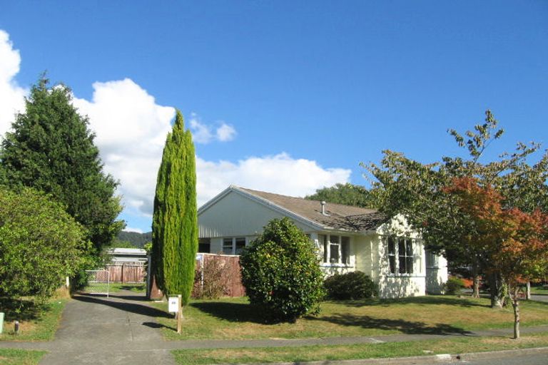 Photo of property in 24 Bonnie Glen Crescent, Ebdentown, Upper Hutt, 5018