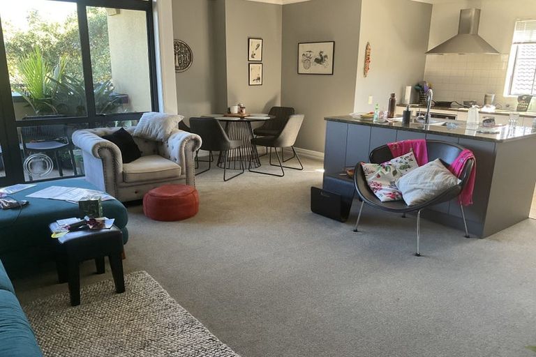 Photo of property in 2c/7-11 Bute Road, Browns Bay, Auckland, 0630