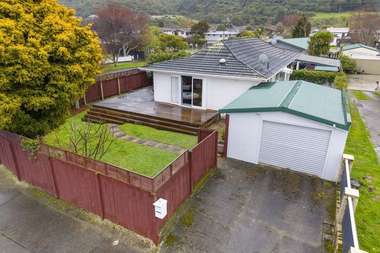 Photo of property in 1 Harvard Grove, Totara Park, Upper Hutt, 5018