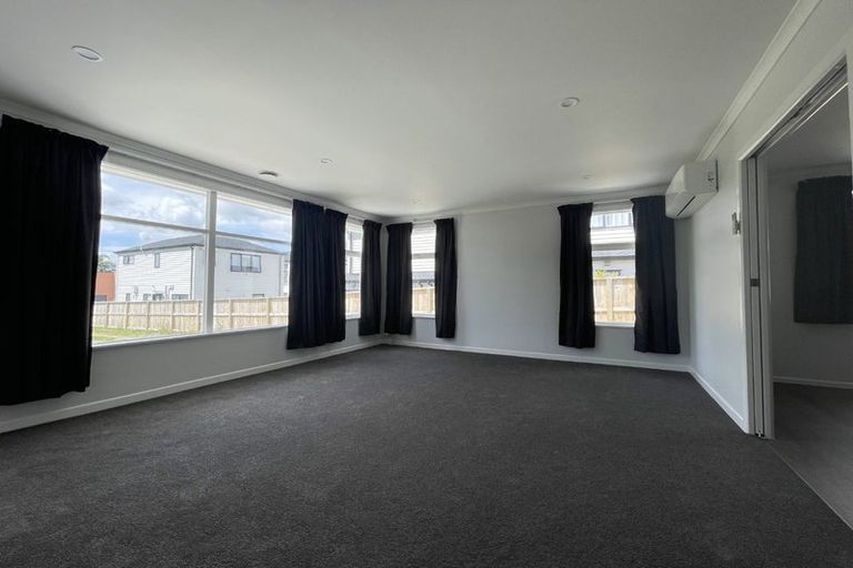 Photo of property in 4 Chapman Road, Te Atatu Peninsula, Auckland, 0610
