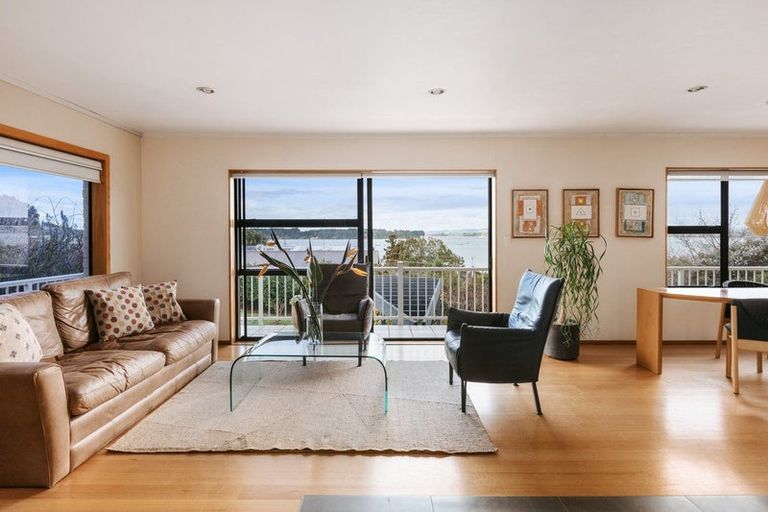 Photo of property in 96 Omokoroa Road, Omokoroa, 3114