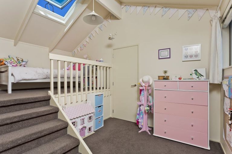 Photo of property in 20 Kallista Place, Browns Bay, Auckland, 0630