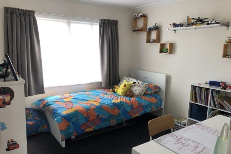 Photo of property in 16 Aspiring Avenue, Milson, Palmerston North, 4414