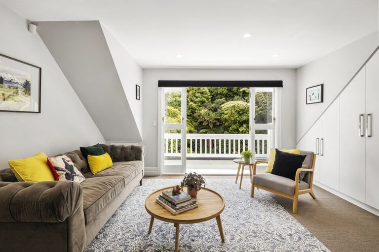 Photo of property in 56 Glen Road, Kelburn, Wellington, 6012