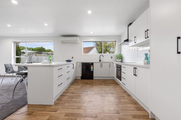 Photo of property in 21 De Bloge Place, Burwood, Christchurch, 8061