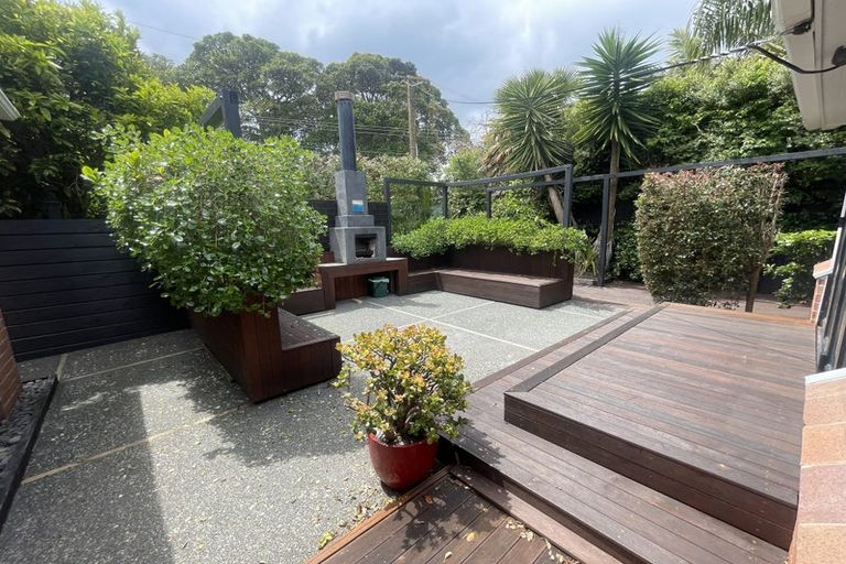 Photo of property in 261 Lake Road, Belmont, Auckland, 0622