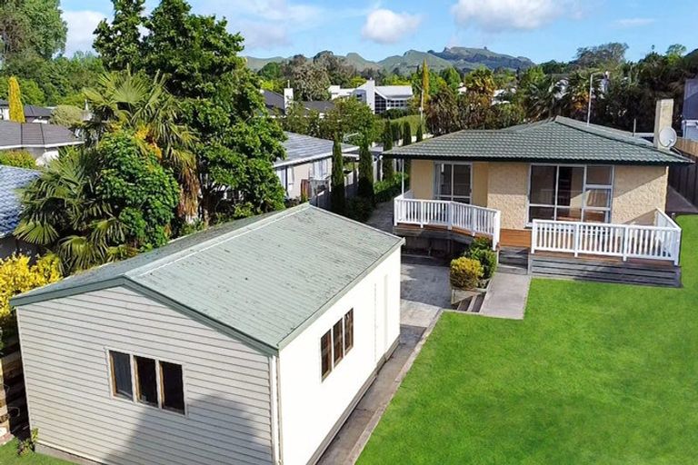 Photo of property in 1 George Place, Havelock North, 4130