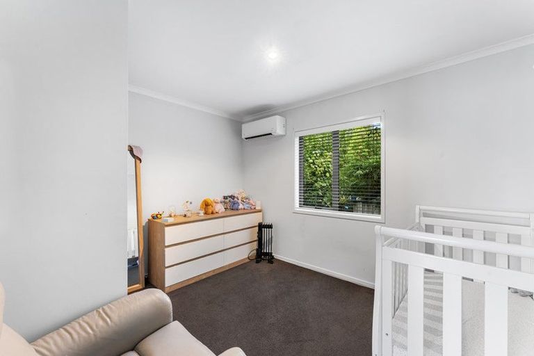 Photo of property in 5b Nielsen Place, Massey, Auckland, 0614