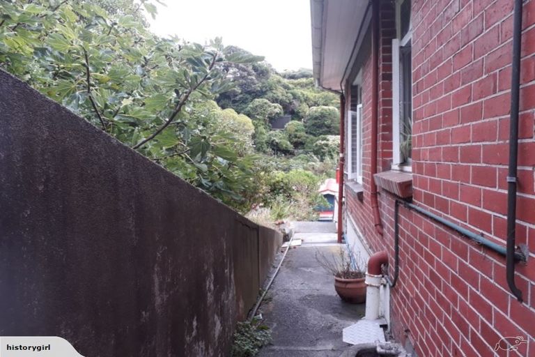 Photo of property in 2/134 Evans Bay Parade, Roseneath, Wellington, 6021