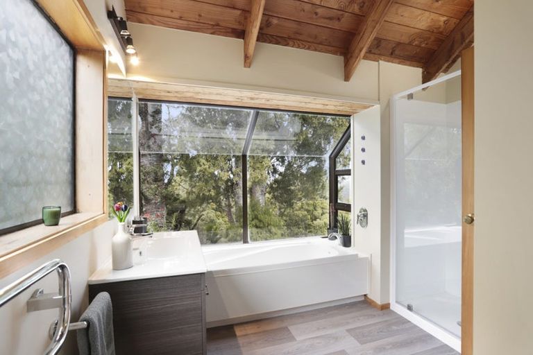 Photo of property in 40 Huia Road, Titirangi, Auckland, 0604