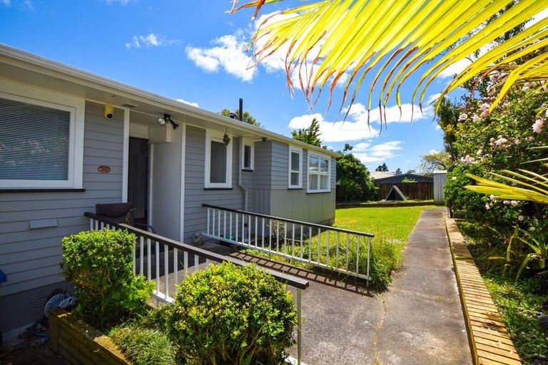 Photo of property in 67 Barrys Road, Glendene, Auckland, 0602