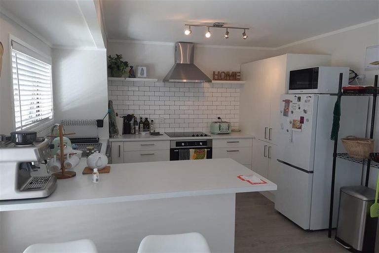 Photo of property in 1/28 Acacia Road, Torbay, Auckland, 0632