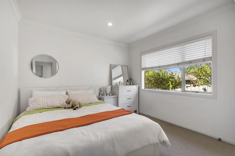 Photo of property in 40 Spoonbill Place, Unsworth Heights, Auckland, 0632