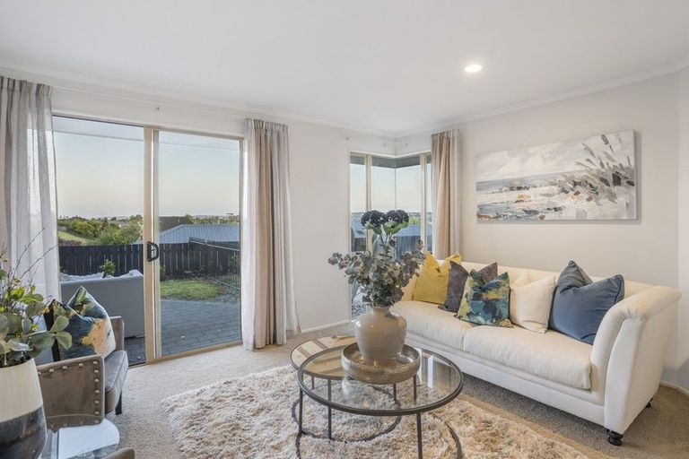 Photo of property in 113 Tauranga Place, Orewa, 0931