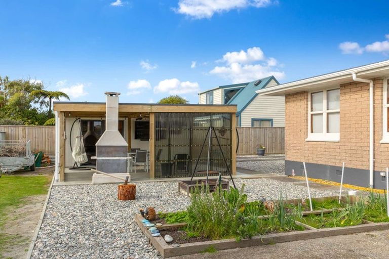 Photo of property in 20 Cook Street, Carters Beach, Westport, 7825