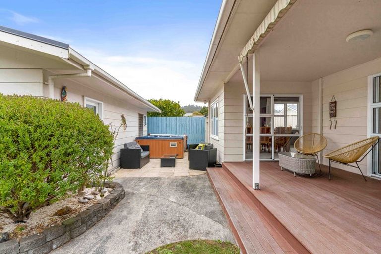 Photo of property in 214 Rangi Avenue, Whangamata, 3620