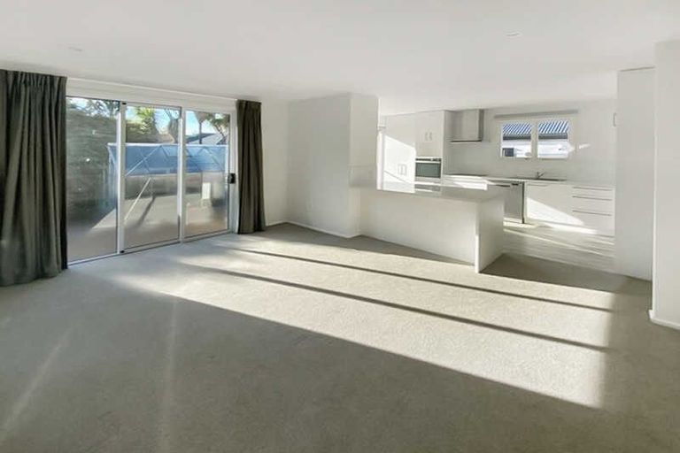 Photo of property in 2/70 Proctor Street, Papanui, Christchurch, 8053