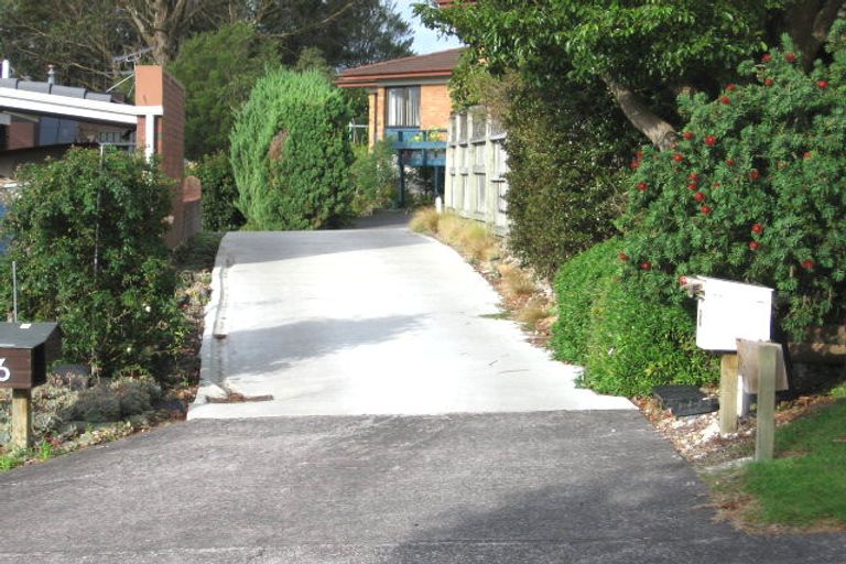 Photo of property in 8a Wairata Place, Te Atatu South, Auckland, 0610