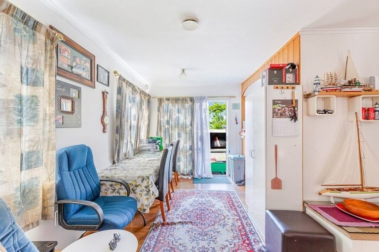 Photo of property in 805 Te Atatu Road, Te Atatu Peninsula, Auckland, 0610